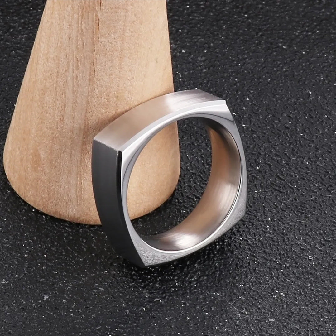 Knight ring